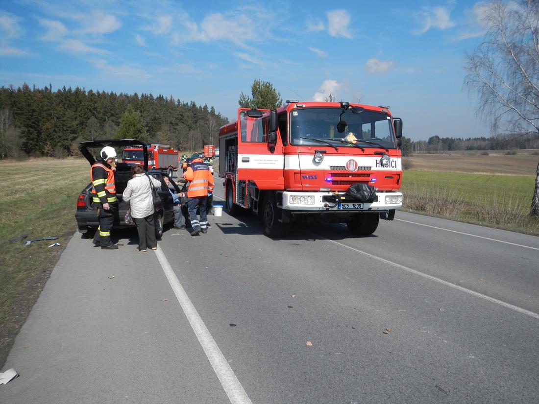 4 Dopravní nehoda 2 OA, Nová Ves - 18. 3. 2016 (1).JPG