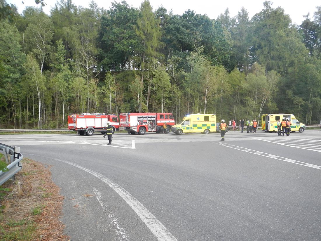 4 Dopravní nehoda 2 OA, Temelí - 21. 8. 2015 (3).jpg