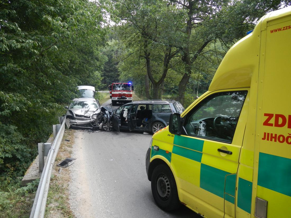 4 Dopravní nehoda 3 OA, Slavonice - 23. 7. 2015 (1).JPG