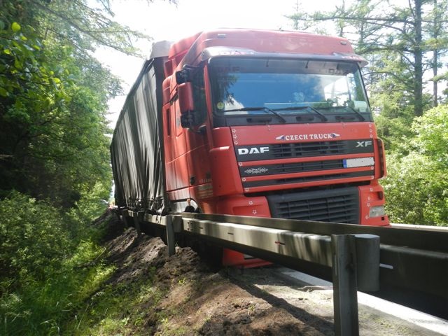 4 Dopravní nehoda NA, Opařany - 5. 6. 2014 (5).jpg