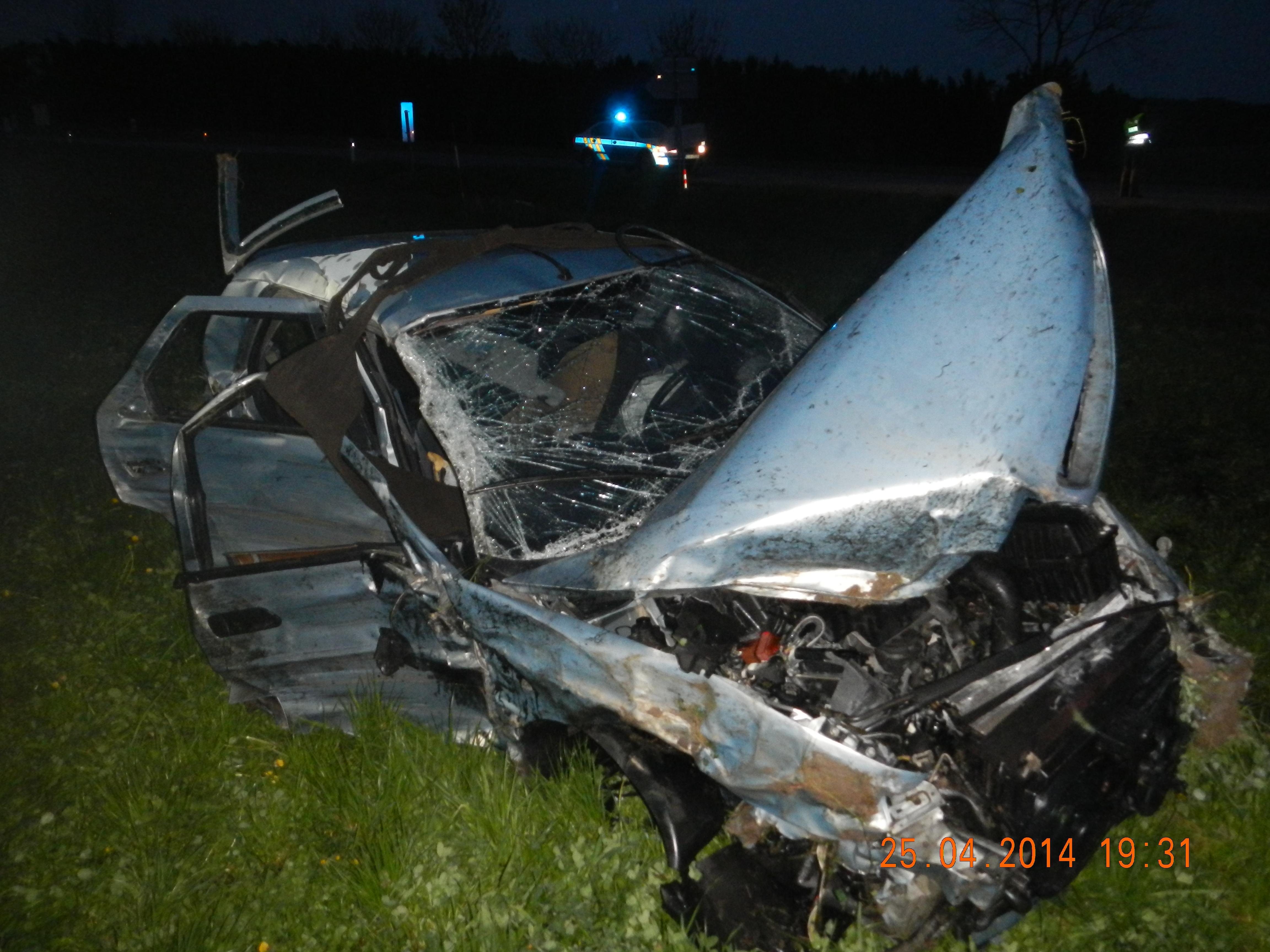 4 Dopravní nehoda OA, Záluží - 25. 4. 2014 (5).JPG