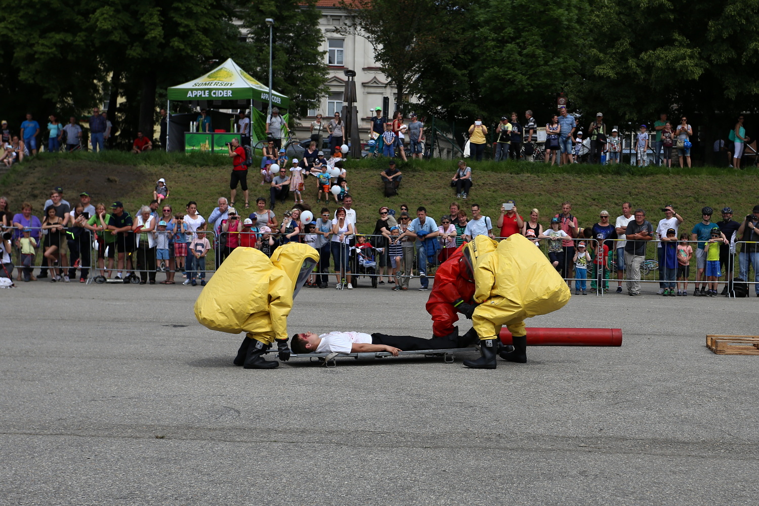 4 Oslavy 150 - náplavka (13).JPG