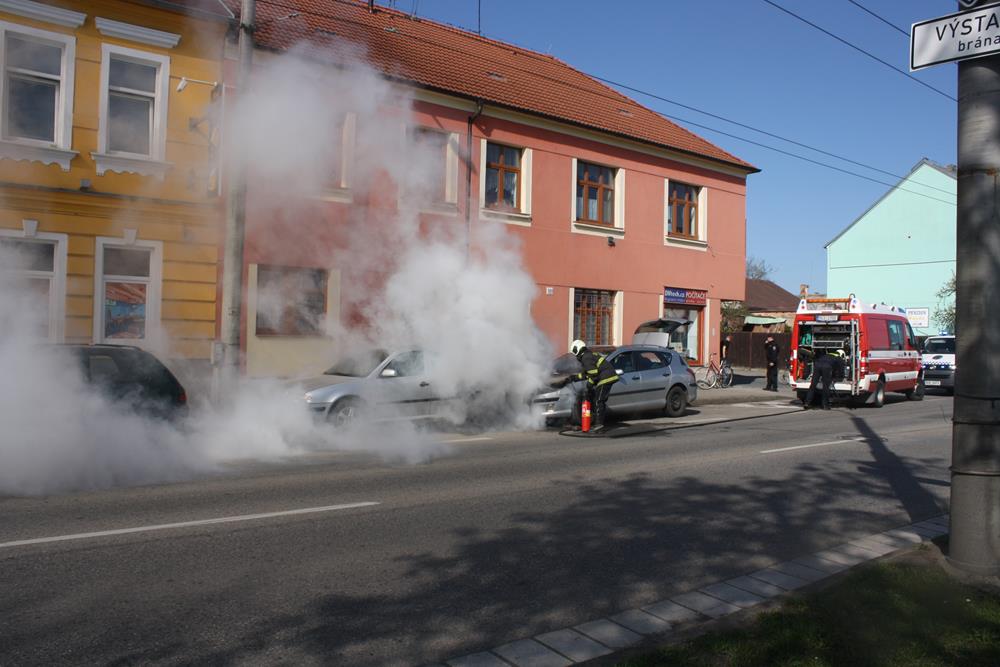 4 Požár OA, České Budějovice - 16. 4. 2015 (1).JPG