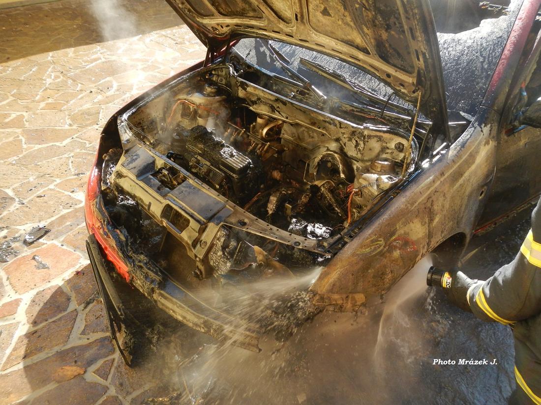 4 Požár OA, Debrník  - 1. 10. 2015 (2).jpg