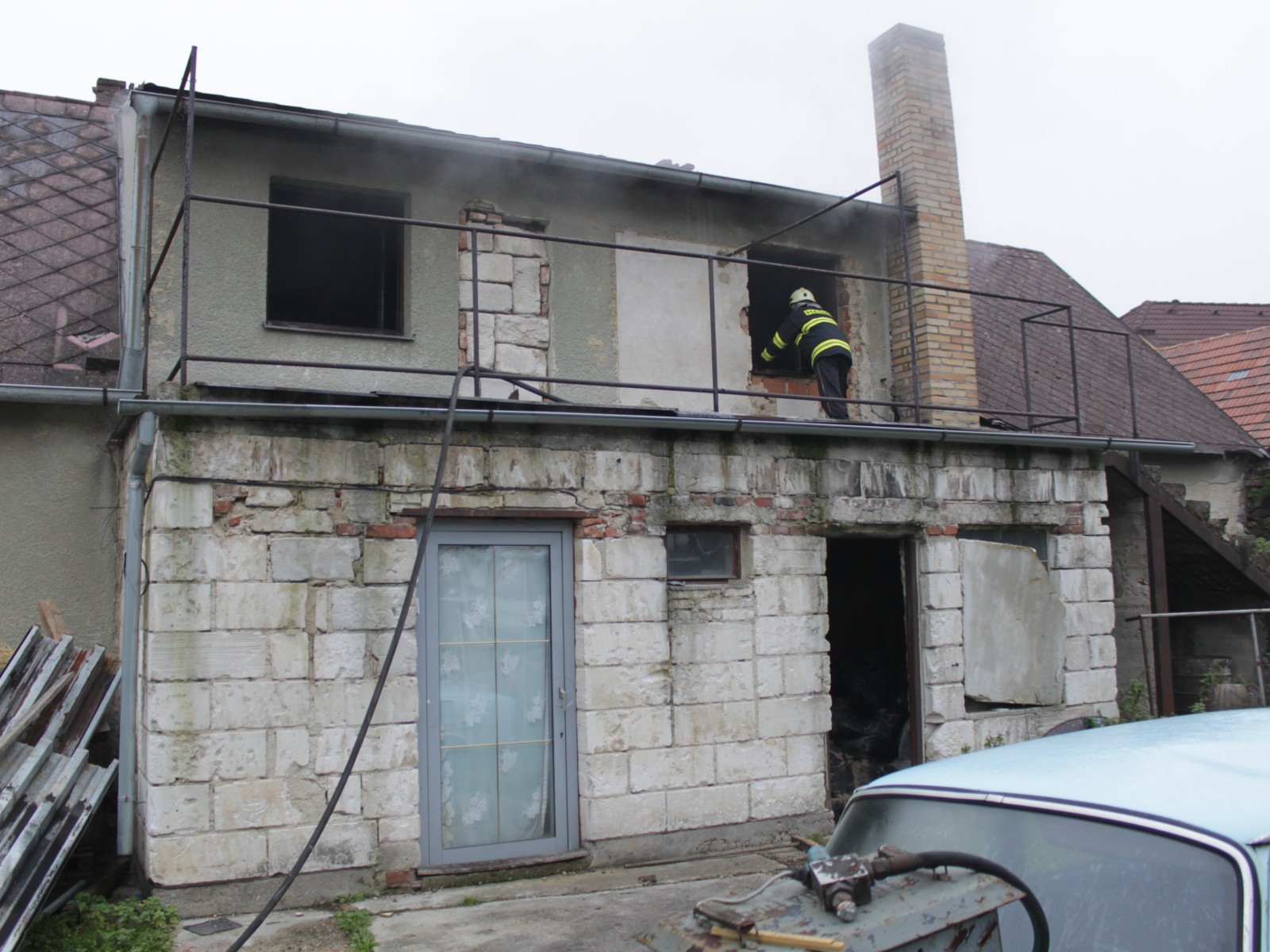 4 Požár domu, Strakonice - 25. 10. 2014 (2).jpg