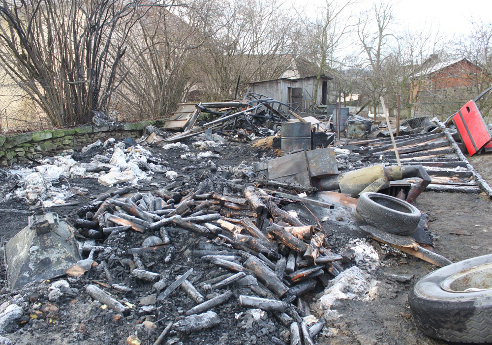 4 Požár kolny, Nahořany - 8. 12. 2014 (2).png
