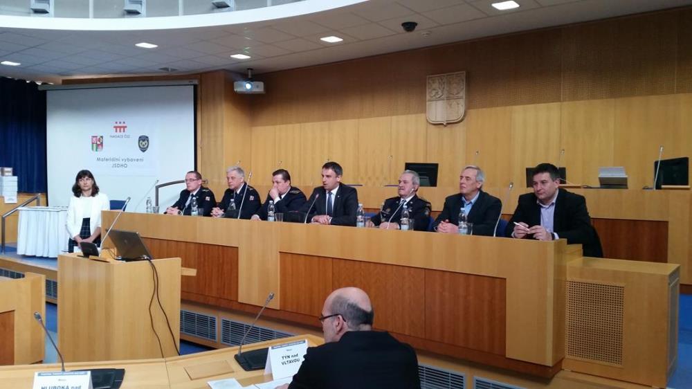 4 Předání radiostanic JSDHO, České Budějovice - 8. 3. 2016 (4).jpg