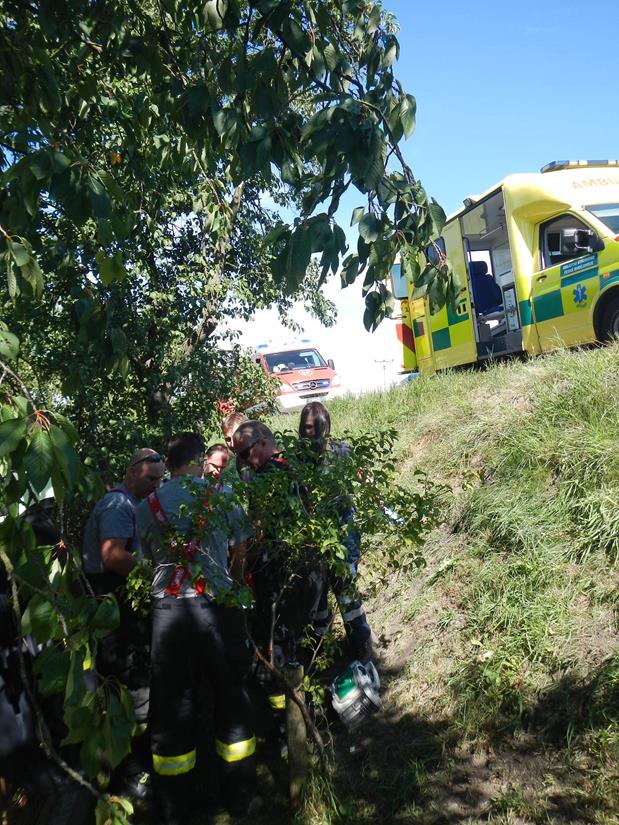 4 Technický zásah - pomoc invalidní osobě, České Budějovice - 1. 8. 2015 (4).JPG