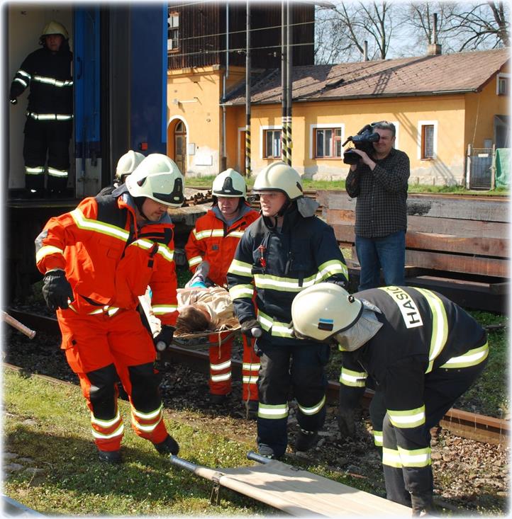 44 Cvičení Nehoda vlaku, Jindřichův Hradec - 12. 4. 2016 (37).JPG