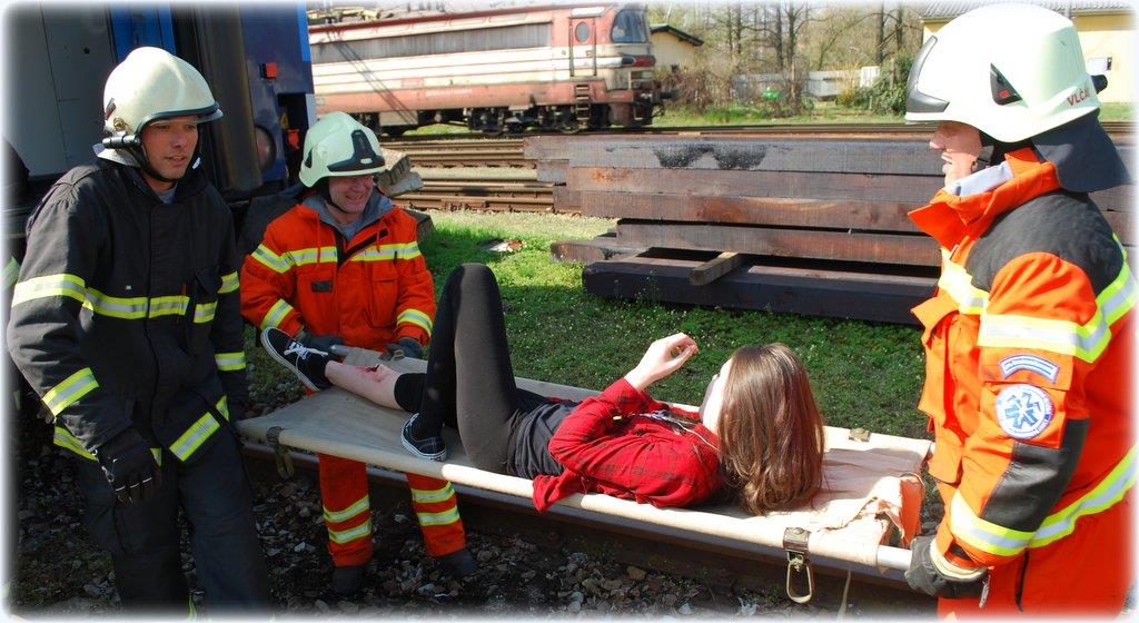48 Cvičení Nehoda vlaku, Jindřichův Hradec - 12. 4. 2016 (41).JPG