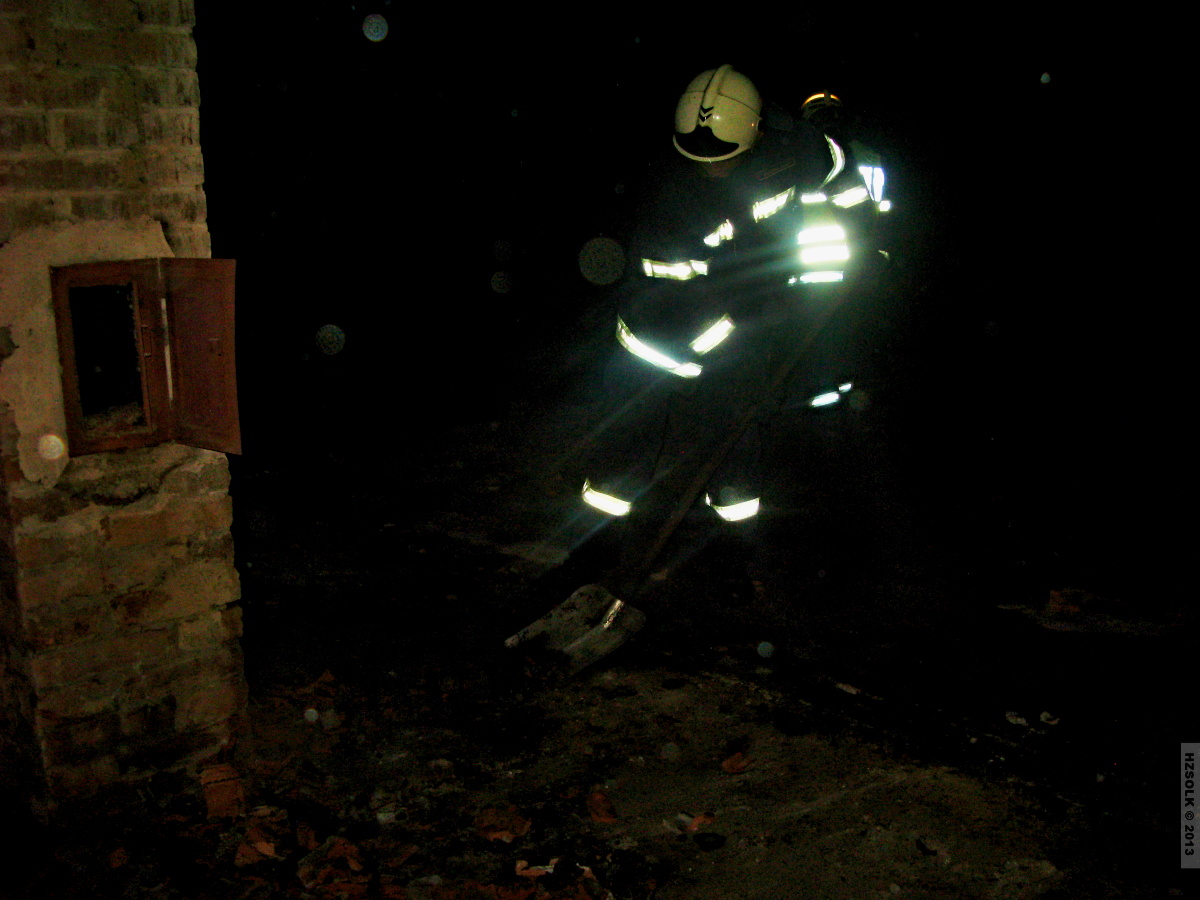 5 10-5-2013 Požár RD střecha Pavlovice u Kojetína (5).jpg