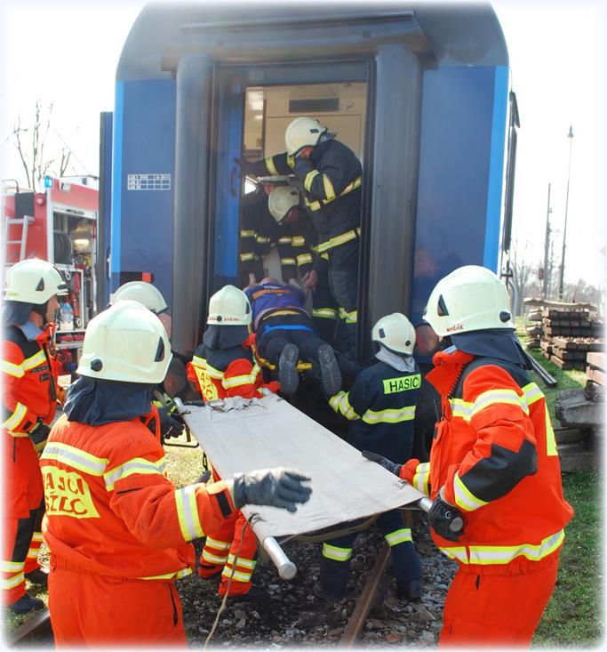 5 Cvičení Nehoda vlaku, Jindřichův Hradec - 12. 4. 2016 (49).JPG