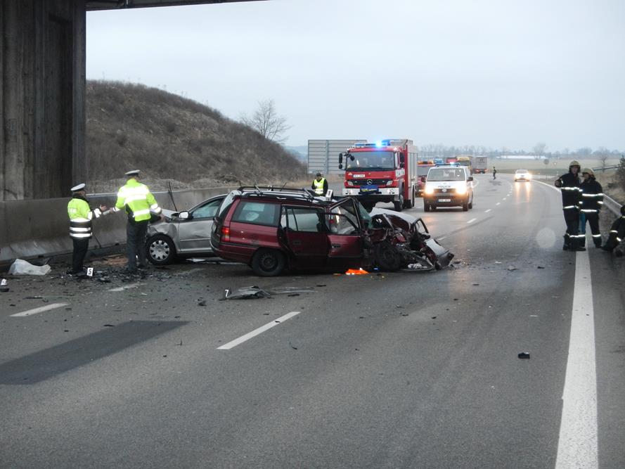 5 Dopravní nehoda 2 OA, Horusice - 22. 1. 2015 (7).JPG