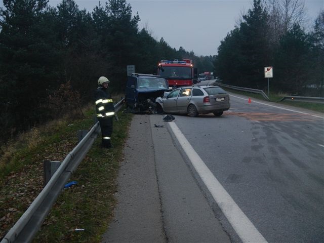 5 Dopravní nehoda 2 OA, Nová Hlína - 27. 11. 2014 (6).jpg