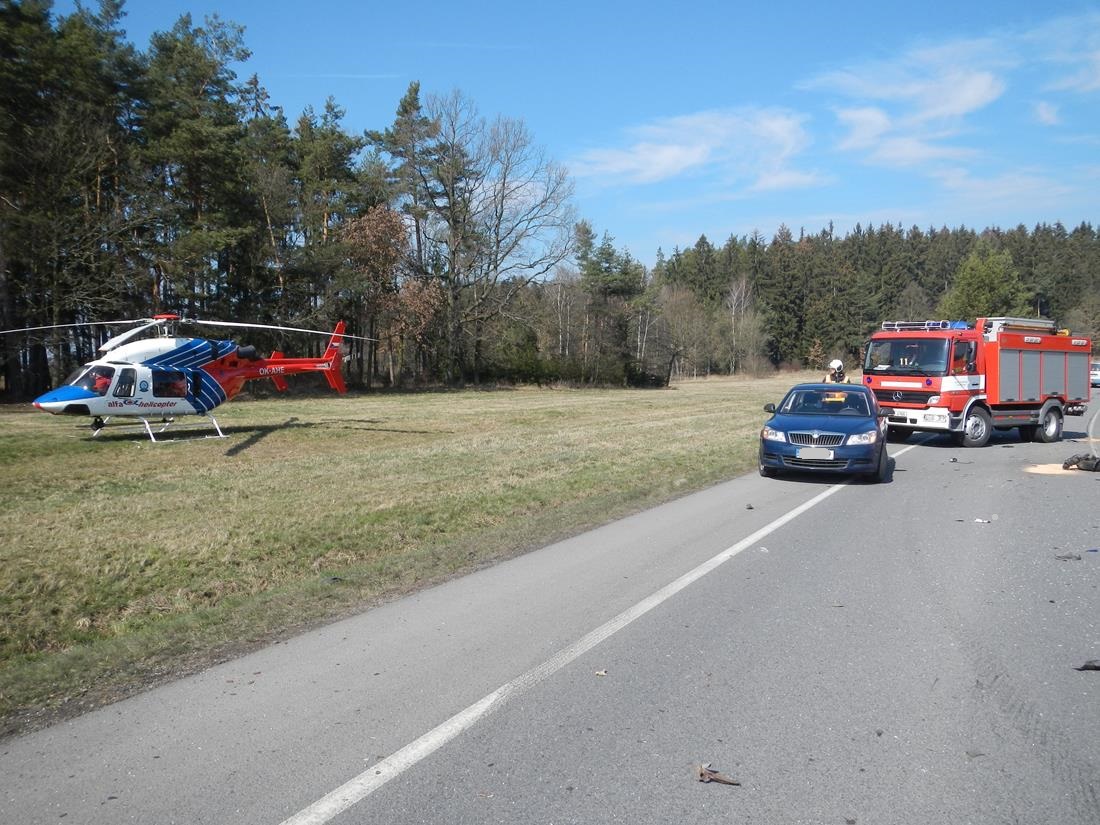 5 Dopravní nehoda 2 OA, Nová Ves - 18. 3. 2016 (2).JPG