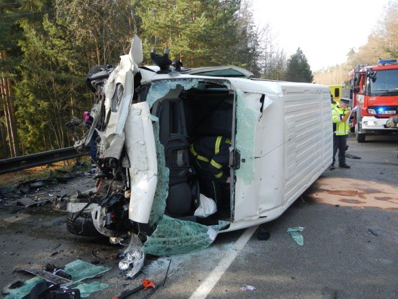 5 Dopravní nehoda 2 OA a dodávka, Nová Hlína - 4. 3. 2016 (6).jpg
