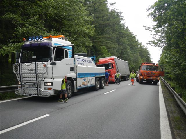 5 Dopravní nehoda NA, Opařany - 5. 6. 2014 (6).jpg