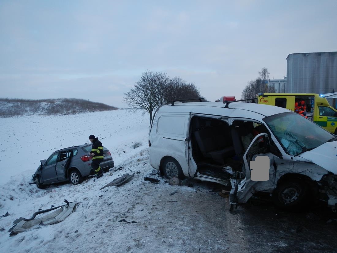 5 Dopravní nehoda OA a dodávky, Dynín - 21. 1. 2016 (5).JPG