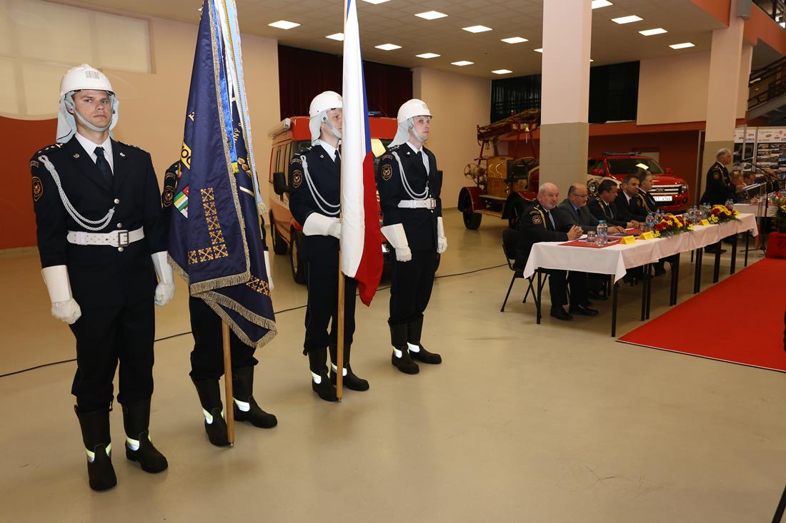 5 Oslavy 150 let prof. hasičů - 12. 5. 2016 (2).JPG
