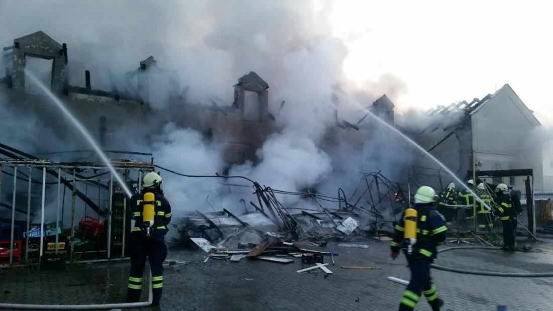 5 Požár domu, Kaplice - 12. 7. 2015 (1).jpg
