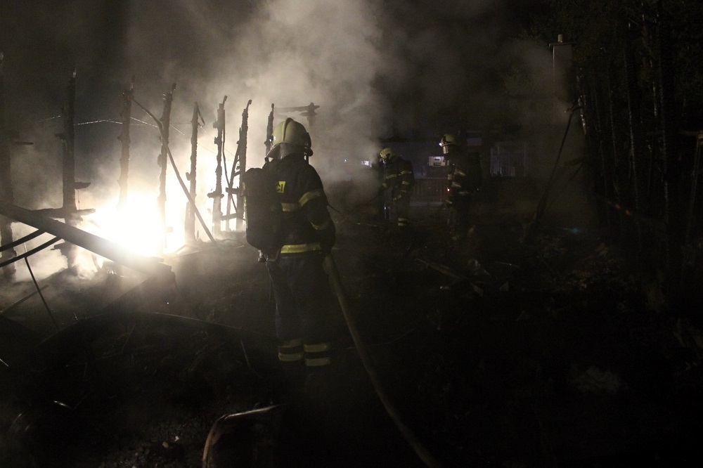 5 Požár motorestu, Dolní Dvořiště - 2. 9. 2014 (10).jpg