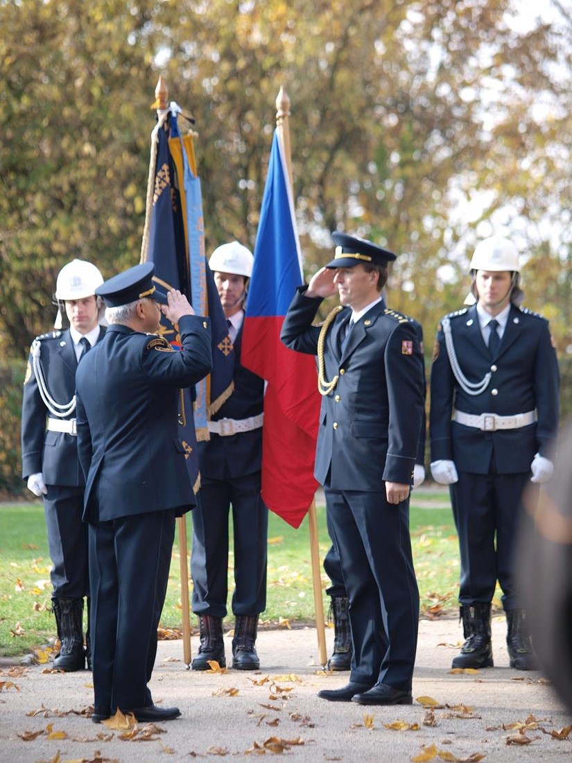 5 Slavnostní slib a předání medailí, Hluboká nad Vltavou - 26. 10. 2015 (12).JPG