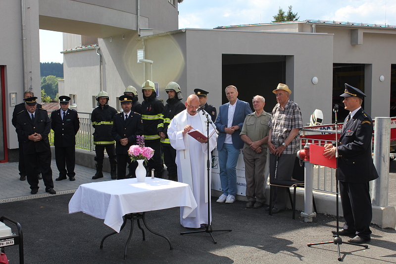 5 Žehnání praporu, Frymburk - 13. 6. 2014 (15).JPG