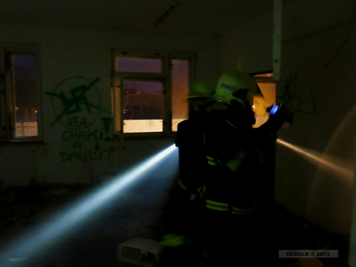 6 15-11-2013 požár olomouc ulice profesora fuky (14).JPG