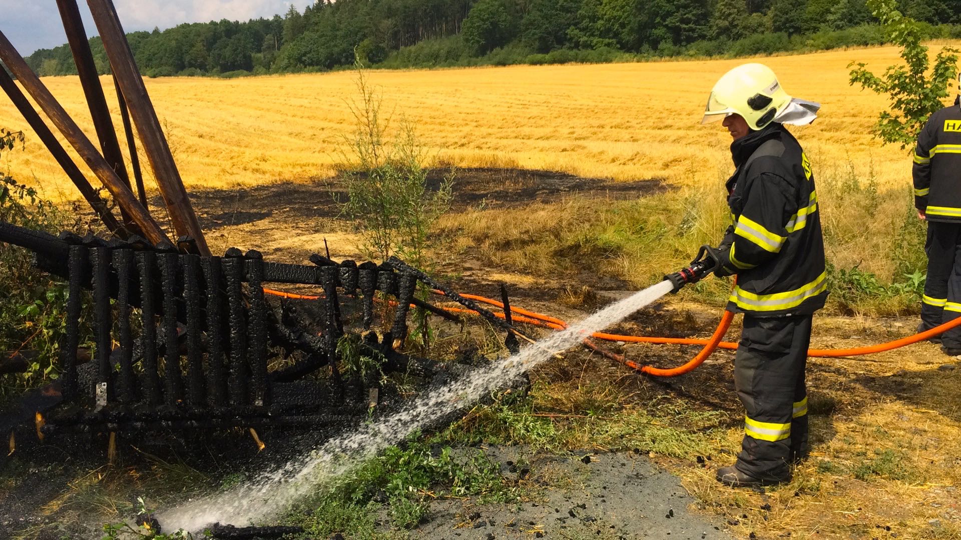 6 P_PP_likvidace požáru posedu a strniště Štarnov (6).jpg