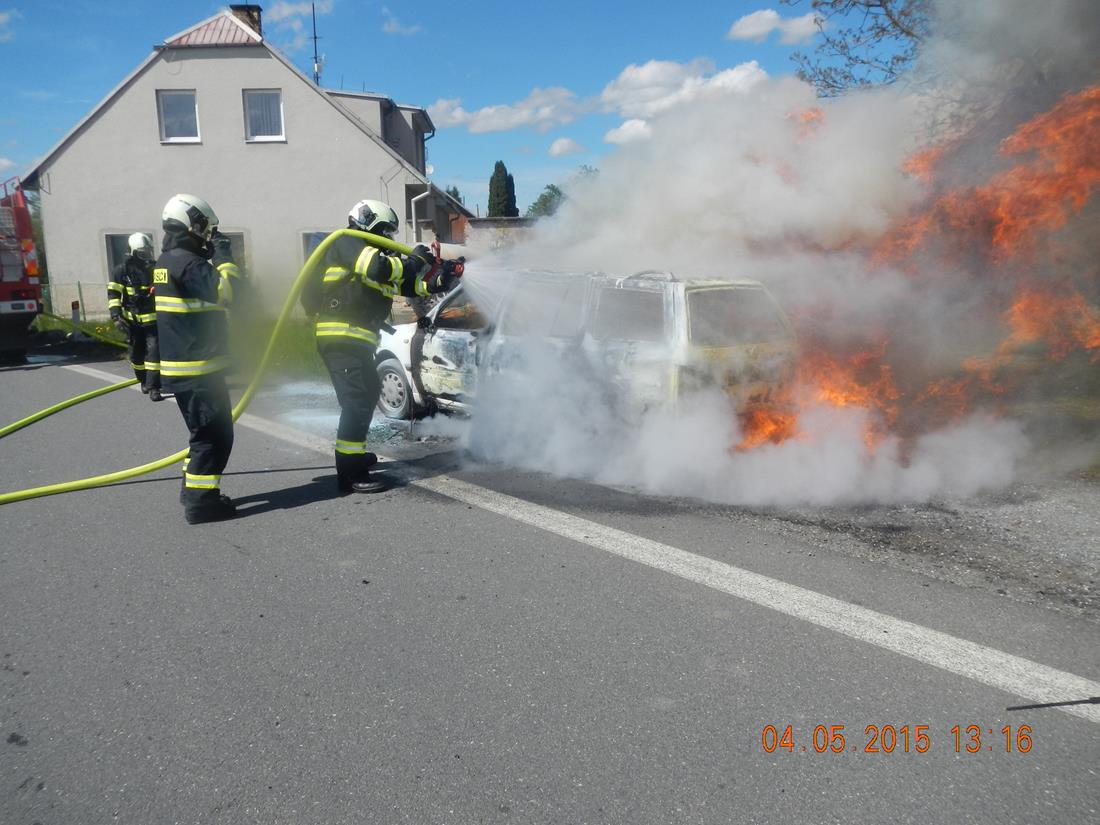 6 Požár OA, Bálkova Lhota - 4. 5. 2015 (2).jpg