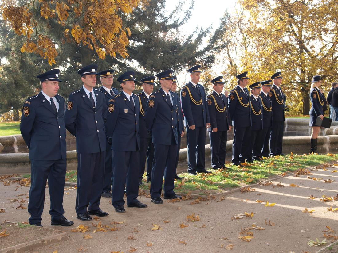 6 Slavnostní slib a předání medailí, Hluboká nad Vltavou - 26. 10. 2015 (9).JPG