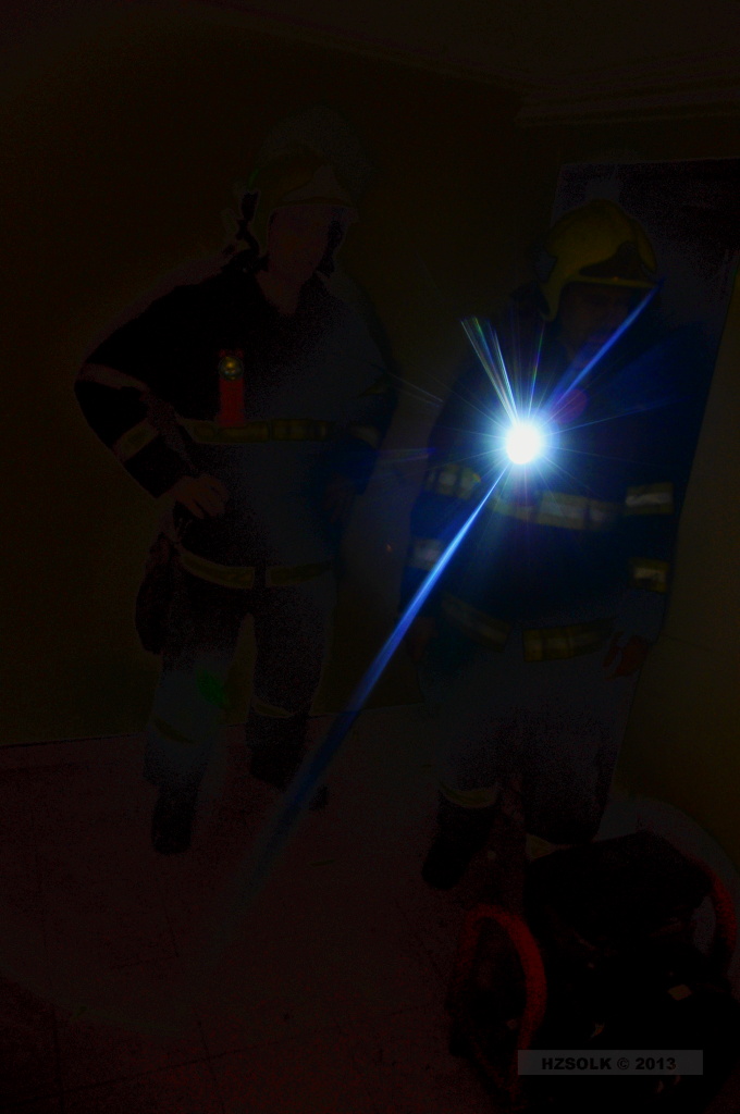 7 20-11-2013 Exploze v rodinném domku Příkazy (15).JPG