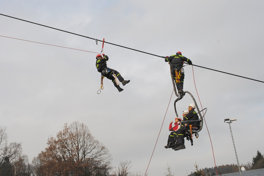 7 Cvičení lezecké skupiny HZS JčK ÚO Tábor, Monínec - 12. 11. 2014 (6).JPG