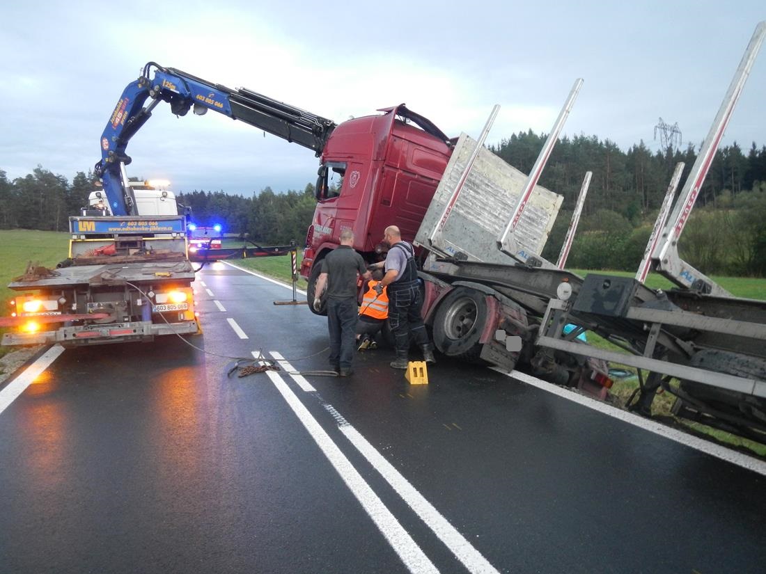 7 Dopravní nehoda NA, Lipolec - 14. 9. 2015 (7).JPG