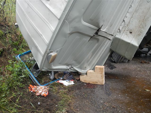 7 Dopravní nehoda OA a NA, Něžovice - 11. 7. 2014 (4).jpg