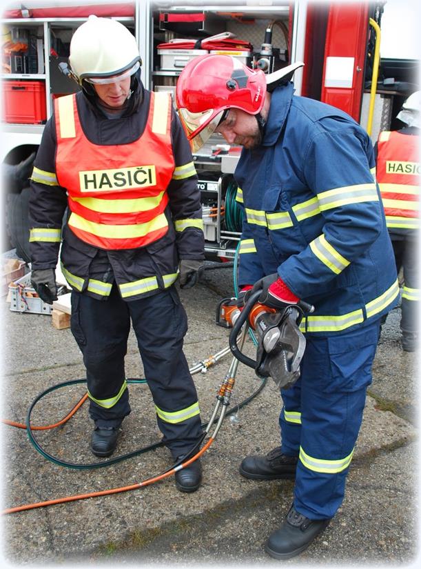 7 Ing. Bartošek na stanici v JH - 9. 11. 2015 (7).JPG