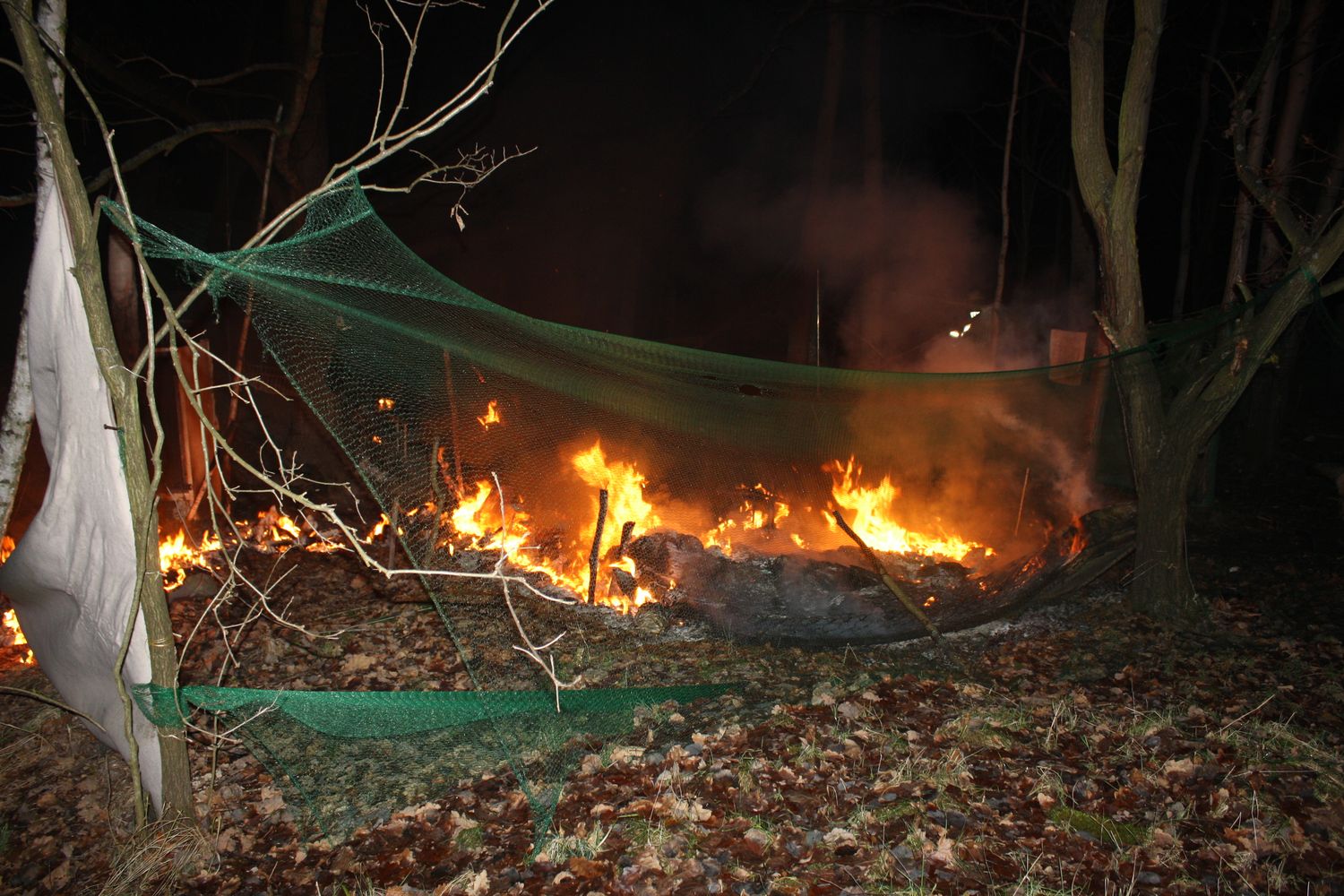 7 Požár ležení bezdomovců, České Budějovice (2).jpg