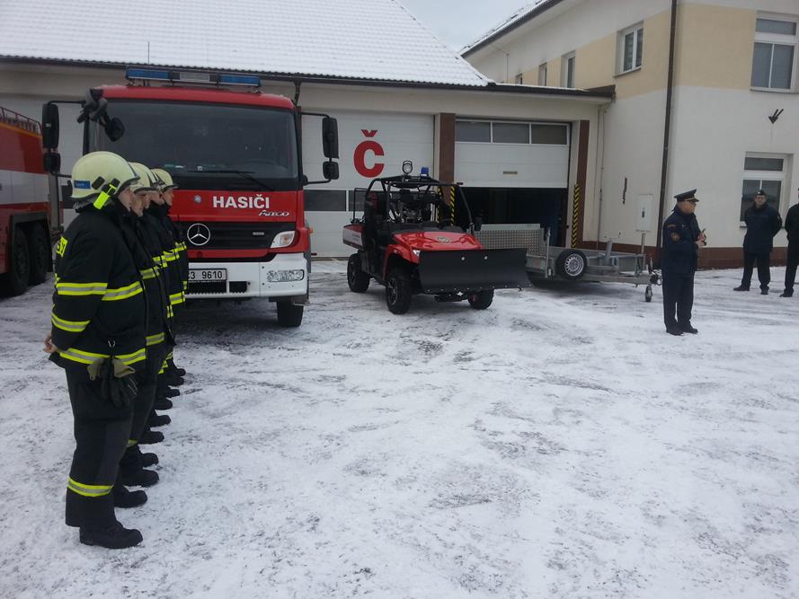 7 Předání čtyřkolky, Vimperk - 26. 1. 2015 (6).jpg