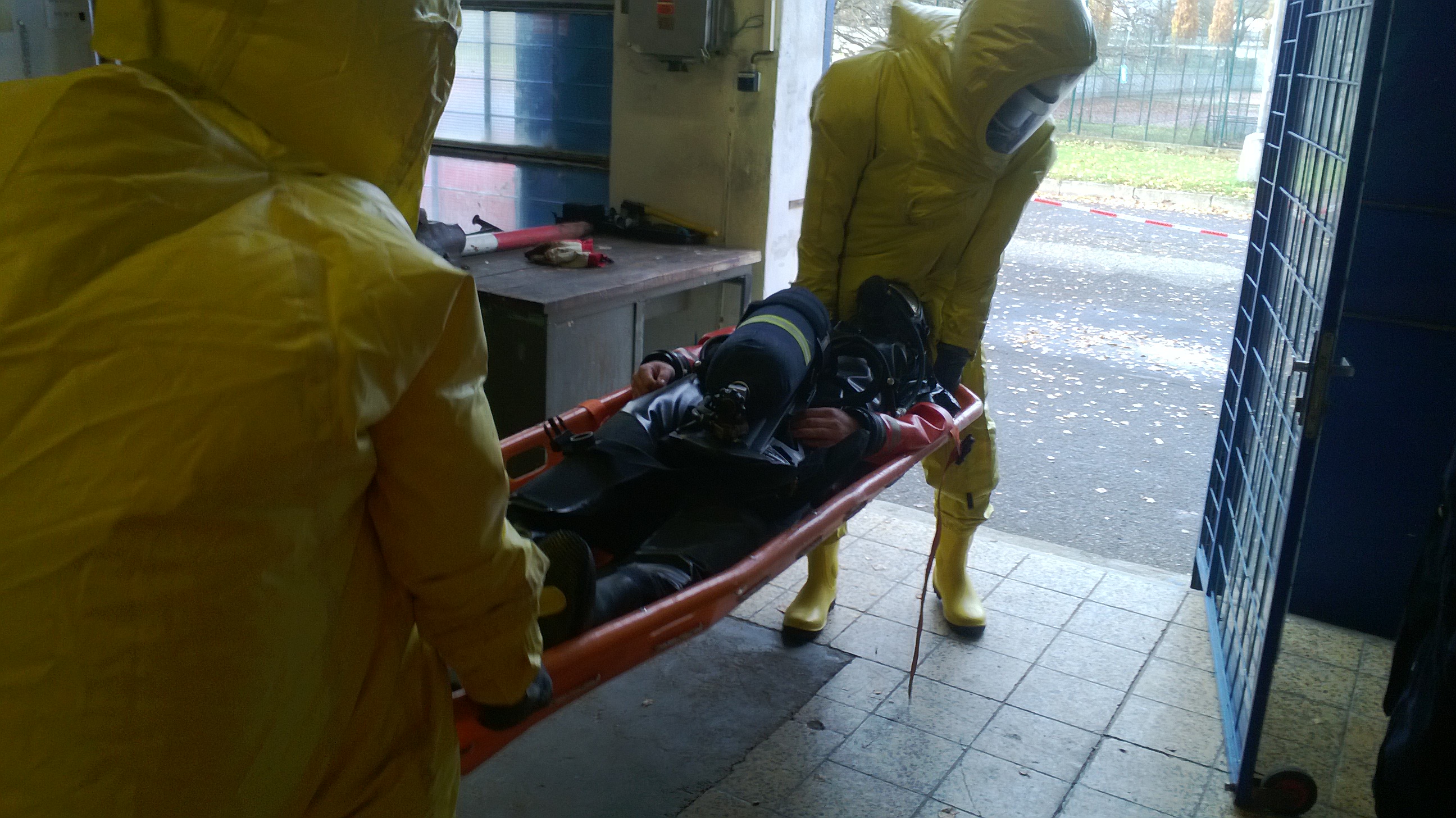 8 Cvičení Únik čpavku, Písek - 5. 11. 2013 (4).jpg