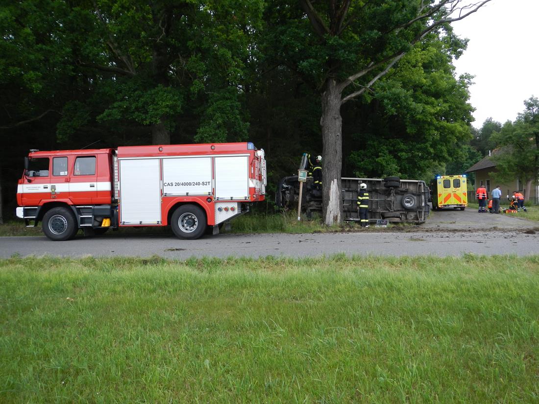 8 Dopravní nehoda dodávky, Nová Ves - 10. 6. 2015 (8).jpg