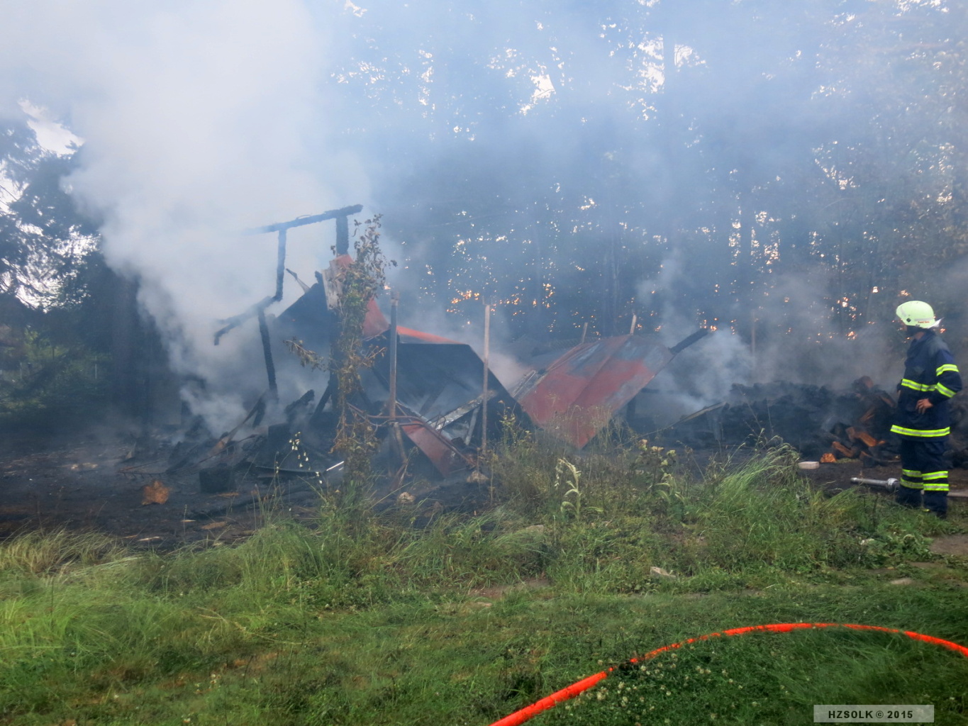 9 17-6-2015 Požár chaty Čechovice  - Záhoří (6).JPG