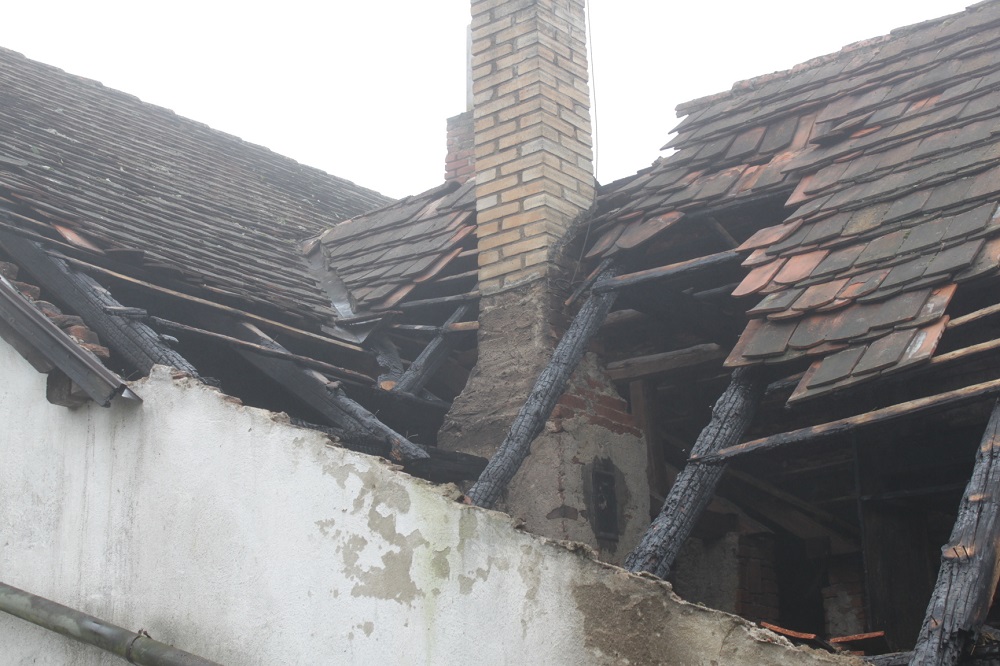 9 Požár stavení, Velká Turná - 28. 9. 2014/Požár stavení, Velká Turná - 28. 9. 2014 (8).JPG