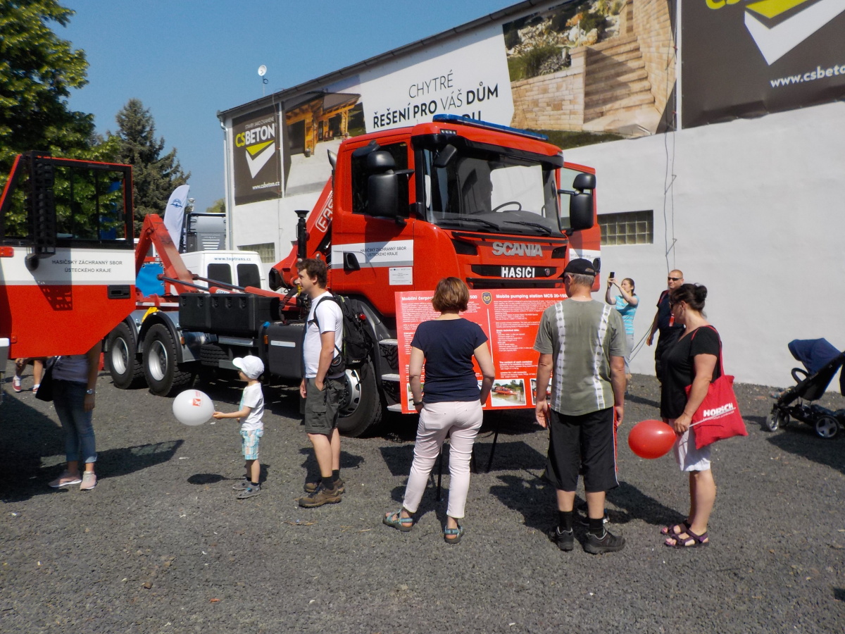 Autosalon-po04.jpg