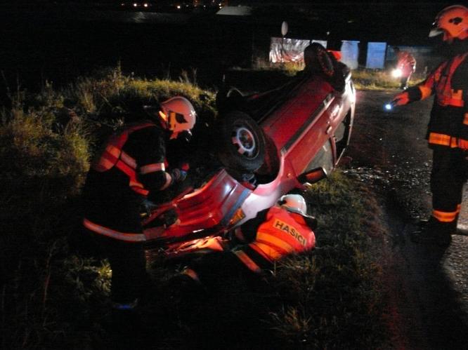 Nehoda na silnici mezi Chrudimí a obcí Ostřešany