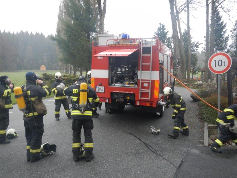 Cvičení Domov pro seniory, Kůsov - 5. 5. 2017 (1).jpg