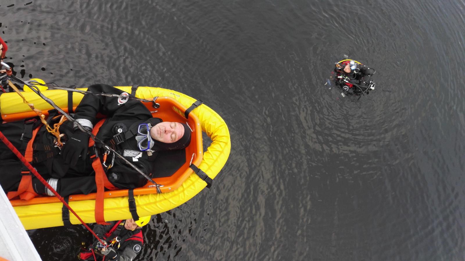 Cvičení lezců a potápěčů, Římov - 20. 9. 2017 (11).jpg