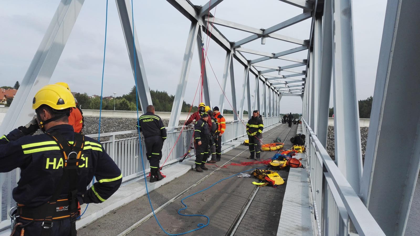 Cvičení lezců a potápěčů, Římov - 20. 9. 2017 (2).jpg