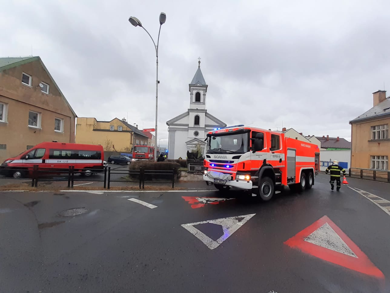 Cvičení požár kostela Lom (5).jpg