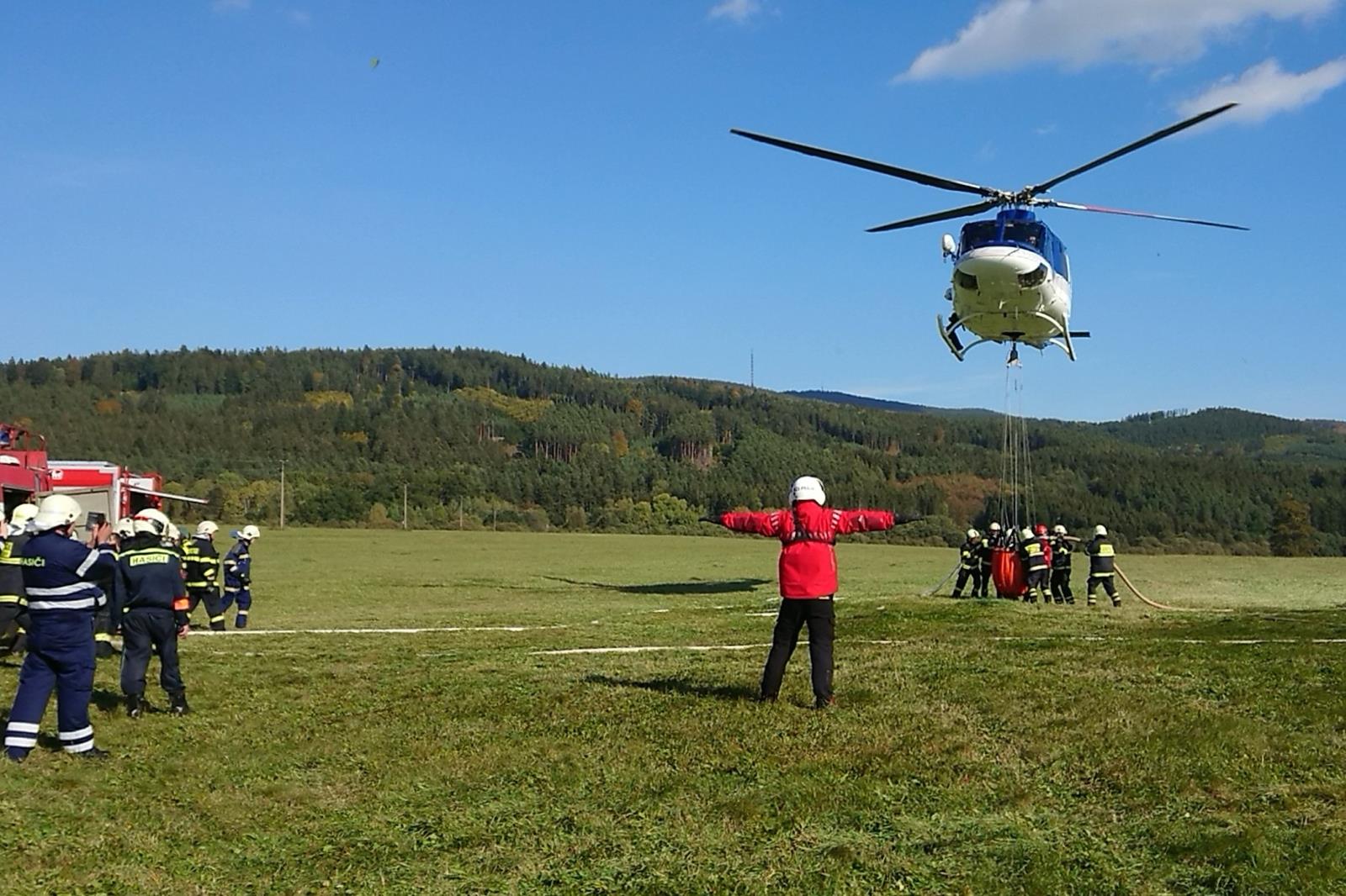 Cvičení - požár lesa, Chvalšiny - 4. 10. 2018 (15).jpg