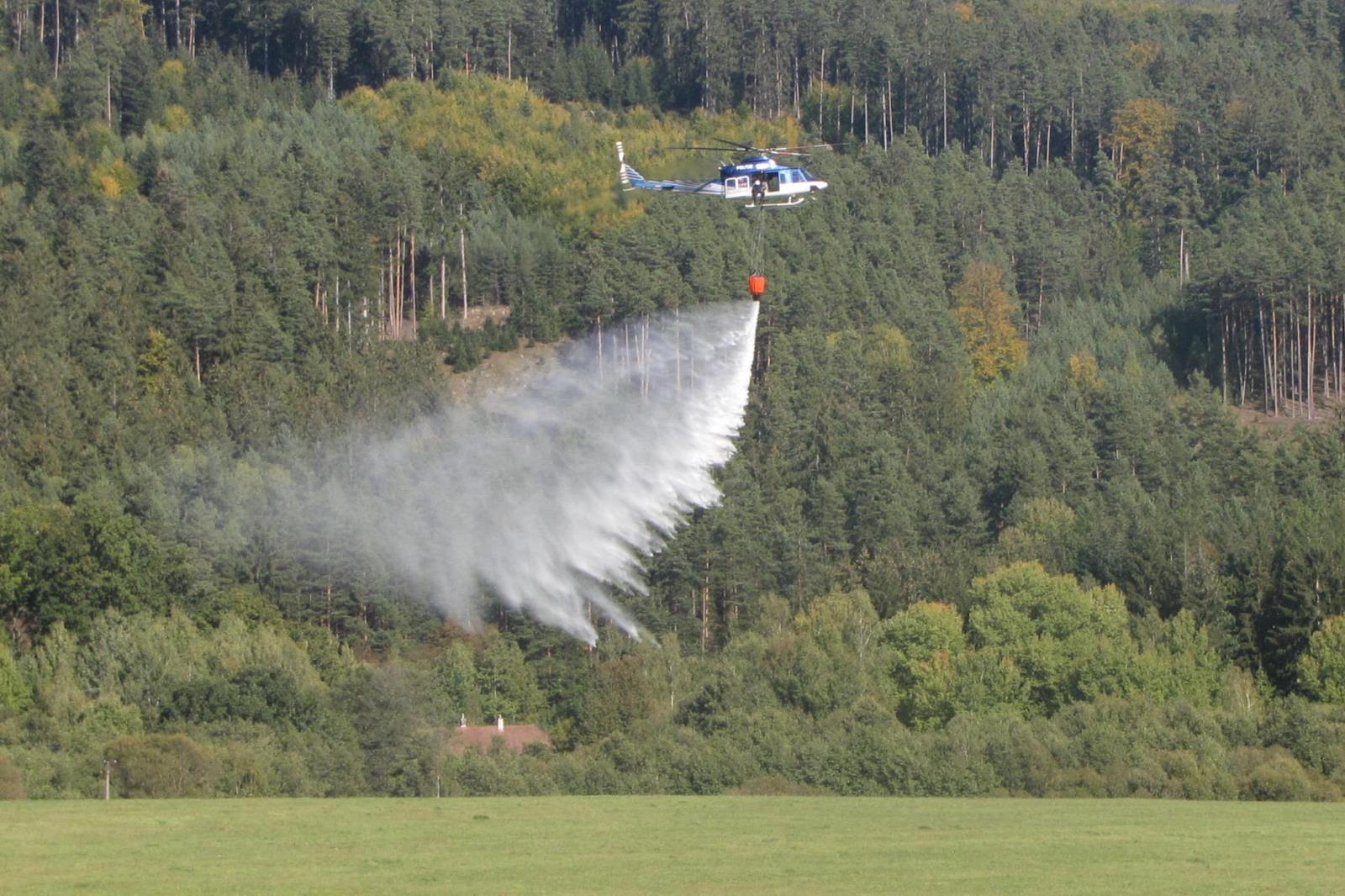 Cvičení - požár lesa, Chvalšiny - 4. 10. 2018 (20).jpg
